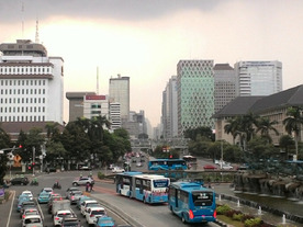 インドネシアの配車アプリ事情（2）--楽天も出資するユニコーン企業、通販の配送も