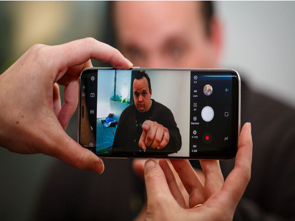 「Galaxy S8」の顔認証、写真でロック解除される恐れ？