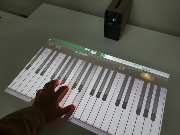 写真で見る「Xperia Touch」--机や床で楽しめる新コミュニケーション