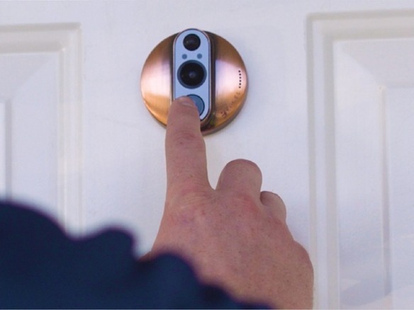 ドアスコープの穴に取り付けるスマートなドアモニター「VEIU」--スマホと連携