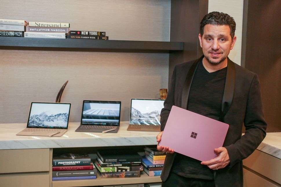 999ドルの高級機「Surface Laptop」は何を狙っているのか--MS幹部に 