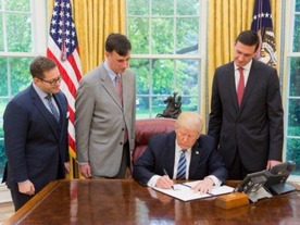 トランプ大統領、サイバーセキュリティを強化する大統領令に署名