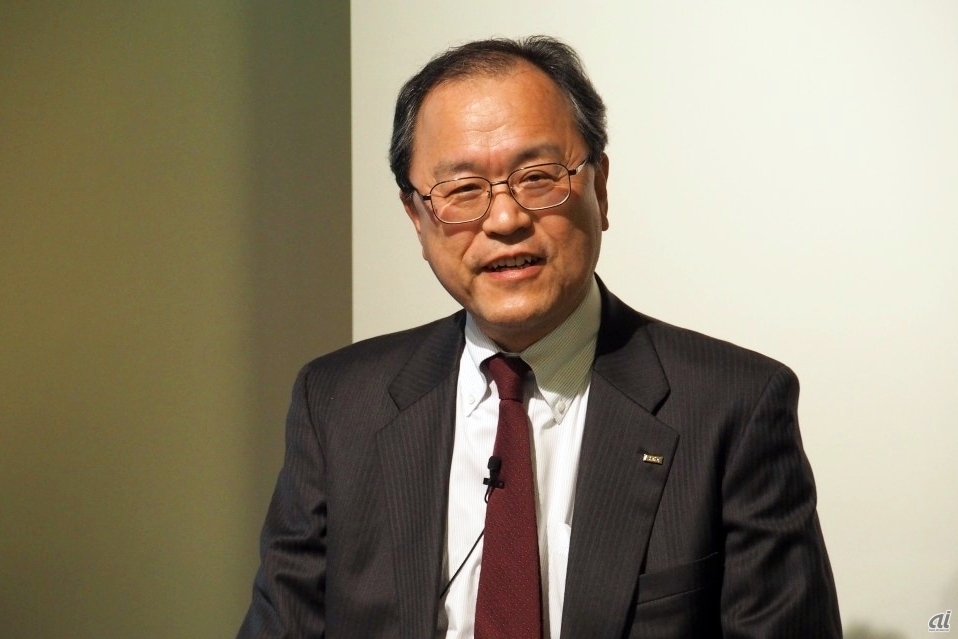決算説明会に登壇したKDDIの田中孝司社長は、総務省施策による影響などにも言及した