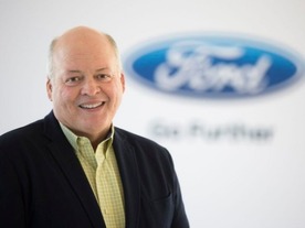 フォードのCEOが交代、自動運転子会社のハケット氏が就任
