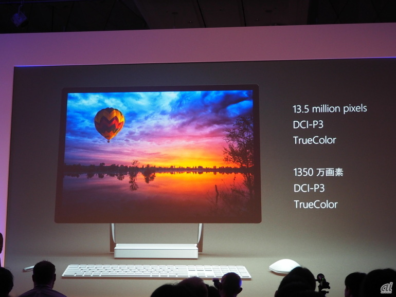 Surface StudioはクリエーターのためのオールインワンPCだ。1350万ピクセルの美しい画面を、あらゆる仕事における“キャンバス”と位置付ける
