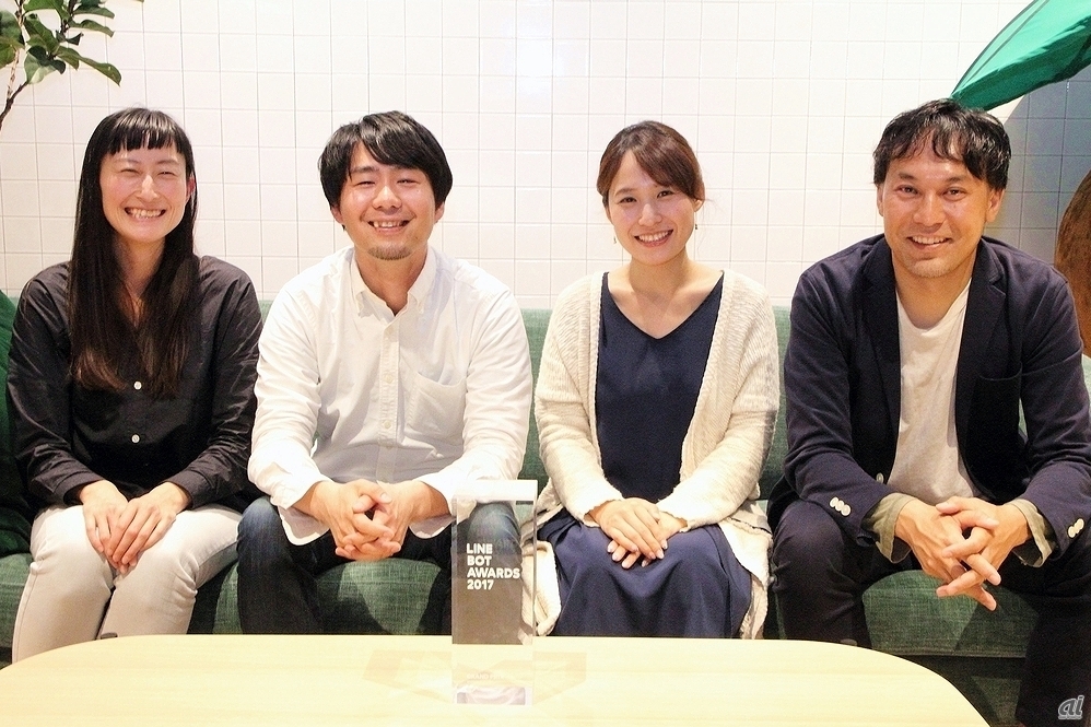 「＆HAND」のメンバーである（左から）松尾佳菜子氏、タキザワケイタ氏、池之上智子氏、久樂英範氏