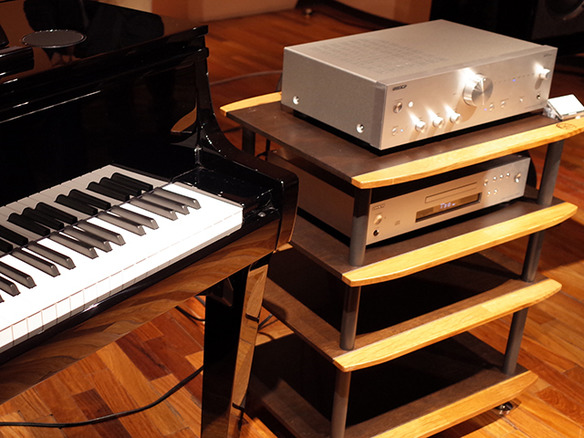 アンプとピアノを共同開発--オンキヨーと河合楽器が業界の枠を超えてコラボ