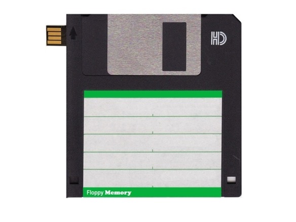 意外と高セキュリティかも--フロッピーディスク型USBメモリ「Floppy Memory」