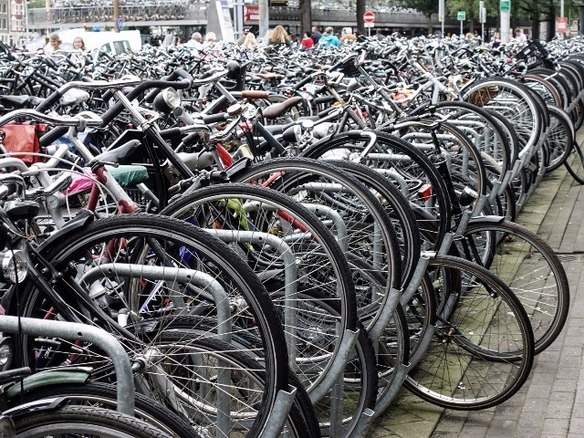シェア自転車がオランダで一部撤去--新たに浮上した課題と解決策は