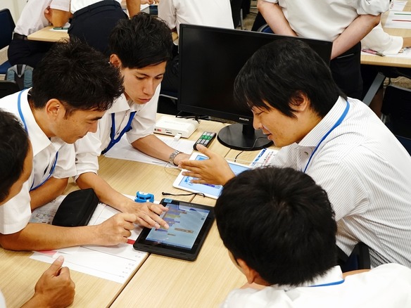 小学校の“先生”がプログラミングを体験--必修化に向けて横浜市