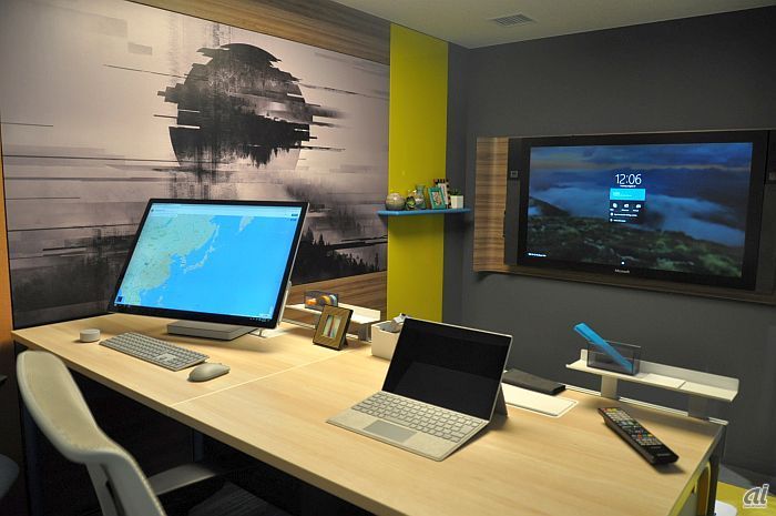 クリエイティブスペースのひとつ「デュオスタジオ」。Surface Studioを使用して個人ワークをサポートしながら、2人が共同作業するクリエイティブ ワークができる