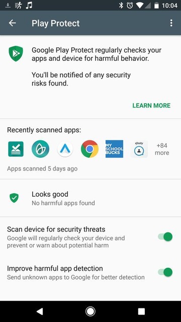 アプリをスキャンして安全性を確認

　ユーザーを安心させるため、GoogleはAndroid Oreoの至るところで、これまでより優れたセキュリティ対策を施している。

　この「Google Play Protect」は、「設定」画面の「セキュリティ」セクション内にある。ここでは、アプリがスキャンされる頻度や最後にスキャンされたのはいつかを確認できる。おそらく、Oreoが危険とみなすアプリに対処する際も、このセクションが役に立つはずだ。

　Play ProtectはOreoユーザーだけに提供される機能ではない。Googleは先頃、Google Play Protectを全てのAndroidデバイスで利用できるようにすることを発表した。