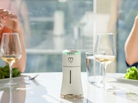食卓にすてきな音楽、照明、塩を添えるスマートデバイス「SMALT」--Alexaにも対応