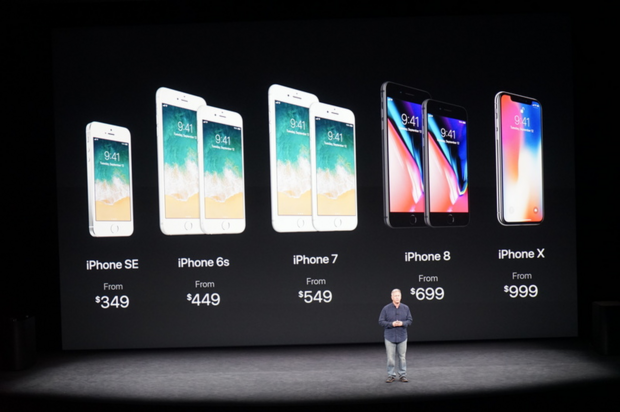 価格

　iPhone Xには、iPhone史上最も高い価格が付けられており、最低販売価格は999ドル。予約受付は10月27日に開始し、発売は11月3日。シルバーとスペースグレイの2色が選択できる（ローズゴールドが欲しかった人、残念でした）。