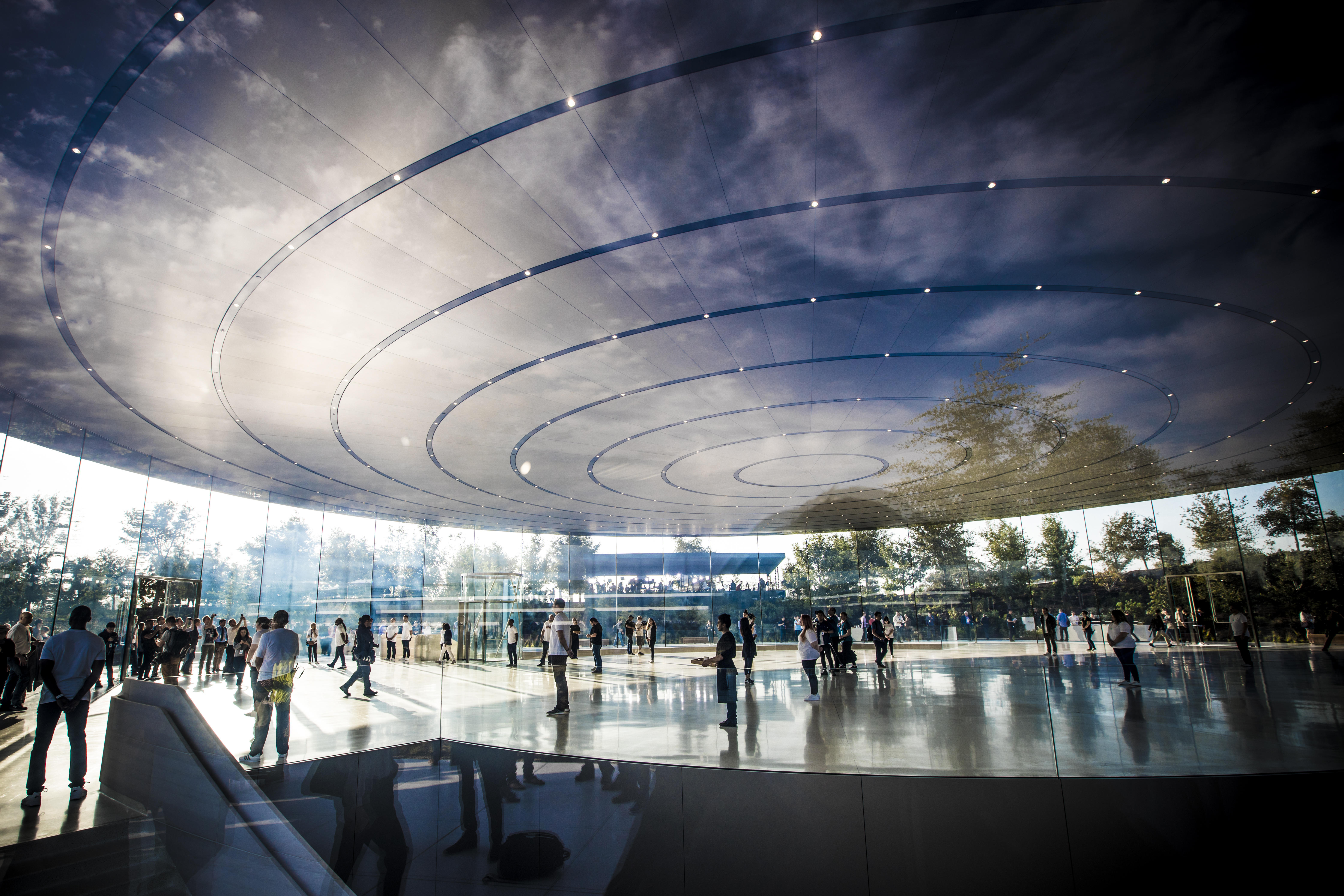 アップルの巨大な 宇宙船 キャンパス Apple Park を初訪問 Cnet Japan