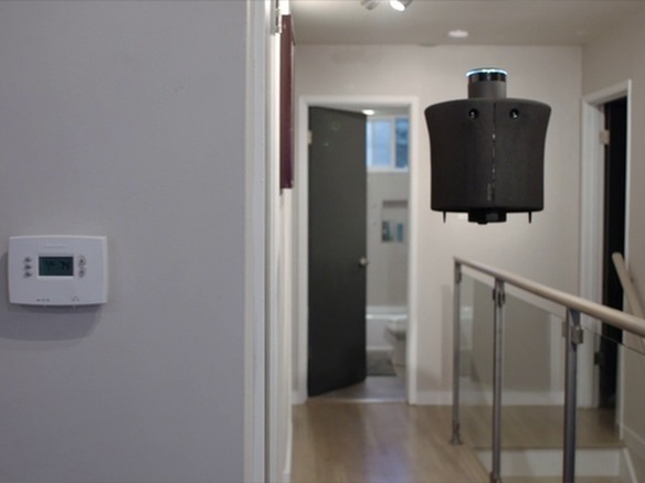 羽根が見えない屋内監視ドローン「Aire」--AlexaやIFTTT対応で音声認識を拡充可能