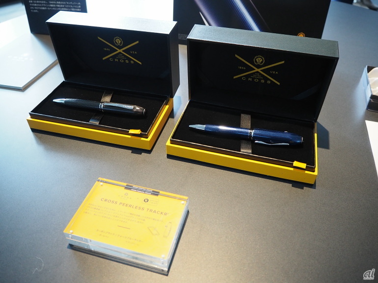 トラッキング機能を搭載した筆記具「CROSS PEERLESS TRACKR」。価格は3万円（税別）。
