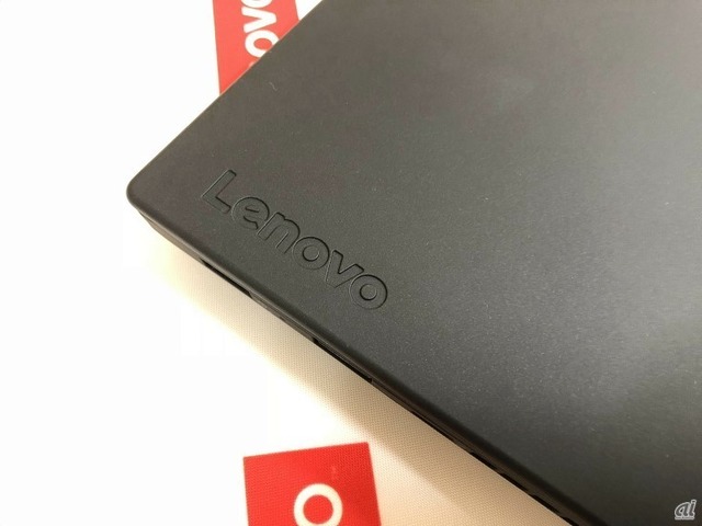 　「Lenovo」ロゴも刻印されている。
