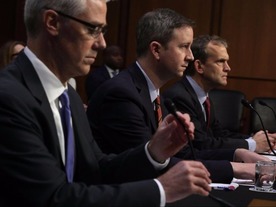 米議会がFacebook、Twitter、グーグルを厳しく追及--ロシア疑惑めぐる公聴会2日目