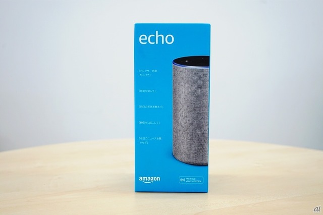 　音声AI「Alexa」を搭載したスマートスピーカ「Amazon Echo」が、招待制で11月13日週から出荷を開始した。「アレクサ」と話しかけることで、最新のニュース、天気予報、音楽、アラーム、スケジュールなどの機能を呼び出せる。価格は1万1980円。ここでは、Echoの開封からセットアップまでの様子を写真でお伝えする。