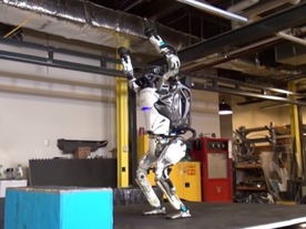 「中に体操選手などいない」、Boston Dynamicsの人型ロボットがバク宙に成功
