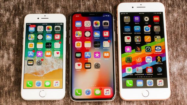 「iPhone 8S/8S Plus」と「iPhone X2」（？）

　次の「iPhone」に関して確かなことは何も分かっていないが、Appleは9月に新モデルを発表する可能性が高い。「iPhone 8S/8S Plus」では、ガラスに代わって金属製の筐体が採用されるとのうわさだ。さらに「iPhone X」の次モデルに関しては、呼び名も含め分からないことが多い。次のiPhone Xはおそらく10月にリリースされ、背面カメラにも「TrueDepth」技術を搭載すると推測されている。だが、ディスプレイ上部の黒い「切り欠き」は変わらずそこにあるだろう。