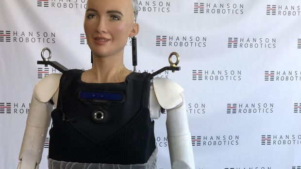 　Hanson Roboticsのヒューマノイドロボット「Sophia」など、おなじみのロボットもいくつか登場した。Sophiaはリアル（そして少し不気味）な顔の表情で知られるが、CESで新しい歩行技術を披露した。この歩行技術は、韓国のロボット研究チームが開発した「DRC-HUBO」の脚のおかげで可能になった。