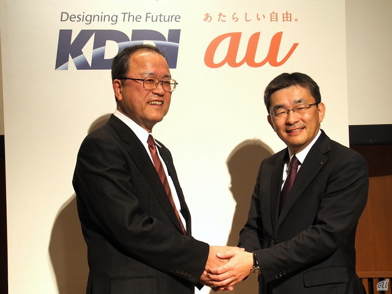 KDDIの現副社長である高橋氏(右)が社長に就任し、現社長の田中氏(左)が会長職となる