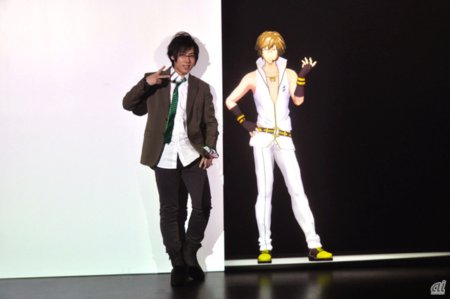 　シークレットゲストとして登場した白井悠介さん（左）。自身が演じる二階堂大和（右）とともに2ショット。