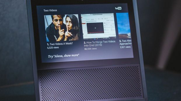 　「Amazon Echo」のようなスマートスピーカの機能と、ビデオチャットや写真表示、道順案内などのタッチスクリーン機能を併せ持ったスマートディスプレイが、新たな製品カテゴリとして勢いを増しつつある。本記事ではそんなスクリーン付きのスマートスピーカを紹介する。