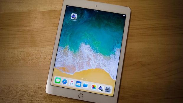 　この新型iPadは、見た目は前機種と同様だが、プロセッサが「A10 Fusion」にアップグレードされており、「Apple Pencil」のサポートが追加されている。