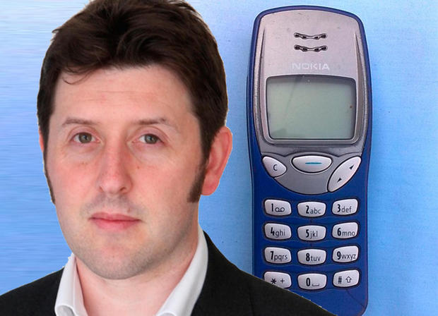 Steve Ranger（ZDNet UK 編集長）

最初のデバイス：「Nokia 3210」をOrangeネットワークで使用、2001年頃

覚えていること：クラシックな携帯電話で、インダストリアルデザインの名作だった。小石のように滑らかでつやがあった。そしてバッテリ持続時間は11日だった。それほど長くもつ携帯電話は他に使ったことがない。

現在のデバイス：「iPhone 8」