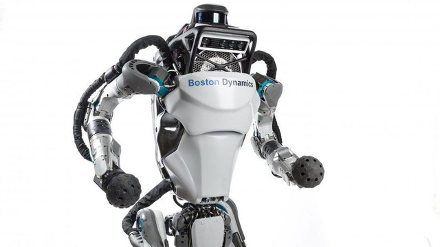 ヒューマノイドロボット「Atlas」

　ロボットに卒業アルバムがあれば、Atlasくんは「人間に置き換わる可能性が最も高いロボット」と書かれているだろう。Boston Dynamicsはこの2本の足と2本の腕のある創造物を「世界一ダイナミックなヒューマノイド」と呼ぶ。

　Atlasは3Dプリンタで出力した部品を採用することで、軽量化、小型化されている。バランスをとるのが非常に得意で、起伏のある地上を歩行でき、後方宙返りできる。NFLの選手より上手かもしれない。そうそう、新しい動画では走ってみせた。

　ロボカリプス度は9。多分、自分は人間より優れていると思っているだろうから。
