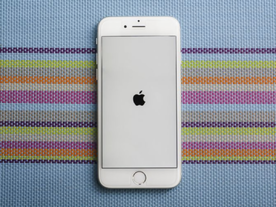 アップル、正規料金で「iPhone」のバッテリを交換したユーザーに5600円を返金へ