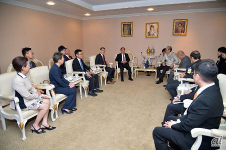 タイのSomkid Jatusripitak副首相との会談の様子