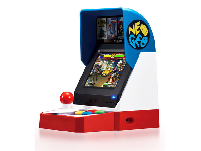 SNK、ゲーム機「NEOGEO mini」を7月24日に発売--価格は1万1500 