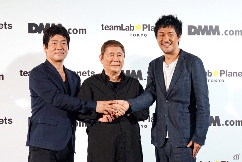 左から、PLANETS代表取締役の野本巧氏、ゲストの北野武さん、チームラボ代表の猪子寿之氏