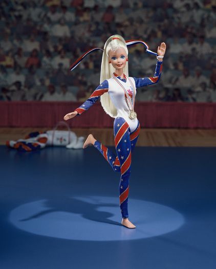 体操のオリンピック選手（1996年）

　バービーはオリンピックをあきらめることはできなかったようだ。1996年（アトランタ五輪開催の年）には彼女は再び五輪に出場し、体操選手として金メダルを獲得した。