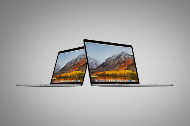 2018年版MacBook Proが登場

　長く待ち望まれてきた「MacBook Pro」の刷新がついに実現した。13インチと15インチの各モデルはいずれもハードウェア面で大きく改良されている。Appleによると、15インチモデルはパフォーマンスが最大70％向上、13インチモデルも2倍高速になっているという。

　それでは、新しくなった点を見ていこう。