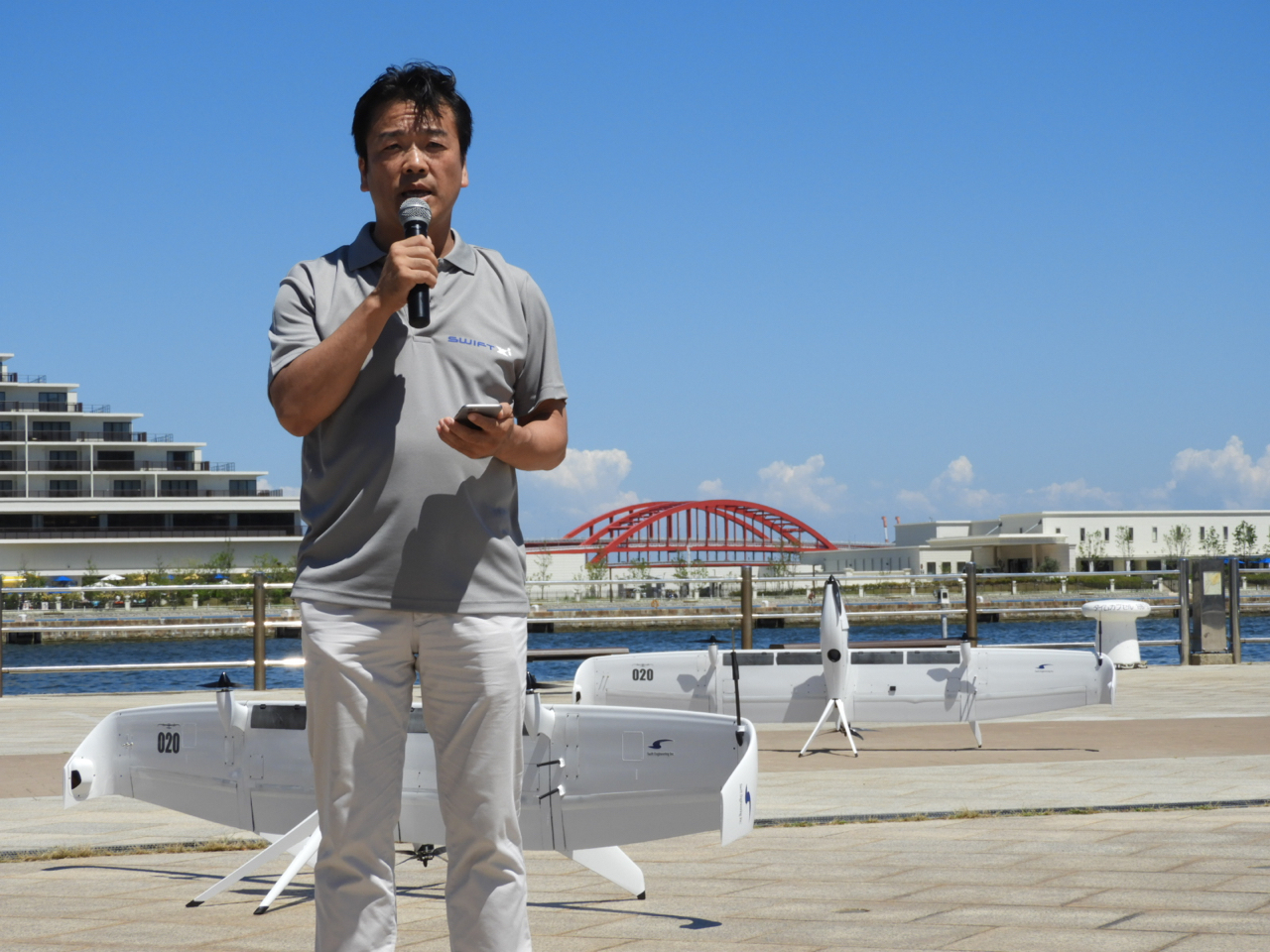 ドローンをもっと身近にするソリューションを神戸市から世界に提案していきたいと語る福岡社長
