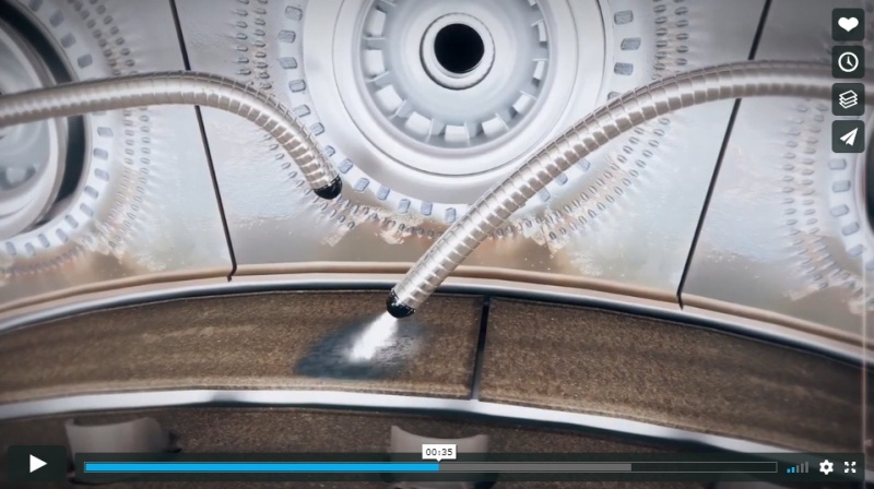 検査と修理をするヘビ型ロボット（出典：Rolls-Royce／Vimeo）
