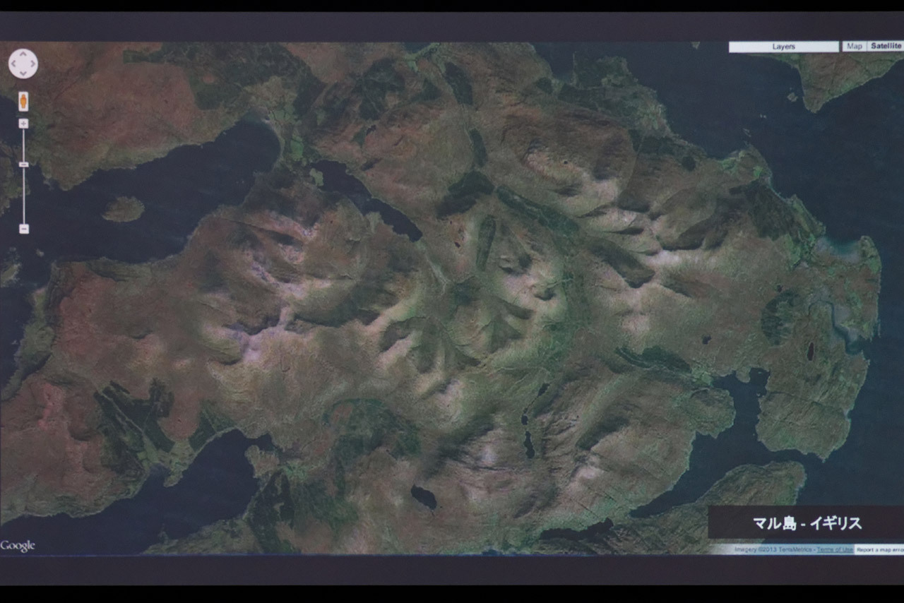 Google Earth Engineでは他のパターンの画像も解析することで、全く雲のない画像を作り出せる
