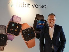 フィットビットが時計型デバイスに力を入れる理由--Fitbit副社長に聞く、製品戦略
