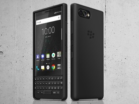 au、「BlackBerry KEY2 Black」を9月7日に発売へ--52のキーボタン搭載