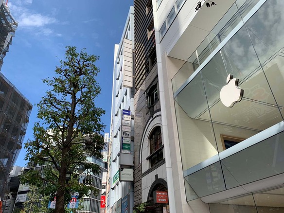 「Apple 渋谷」リニューアルオープン、10月26日午前8時--気になる内部と記念Tシャツ