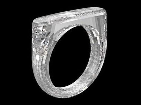 アップルのデザイン責任者J・アイブ氏ら、ダイヤだけでできた究極の指輪を製作