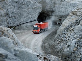 ボルボ、鉱山で自動運転ダンプカーによる鉱石運搬サービス--正式提供を開始