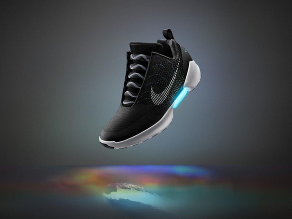 ナイキ、靴紐が自動で締まるシューズの新作を2019年春に発売へ