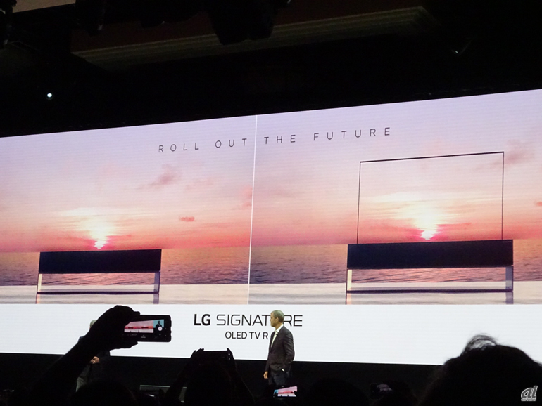 巻き取り式65インチのOLEDテレビ「LG SIGNATURE OLED TV R（model 65R9）」