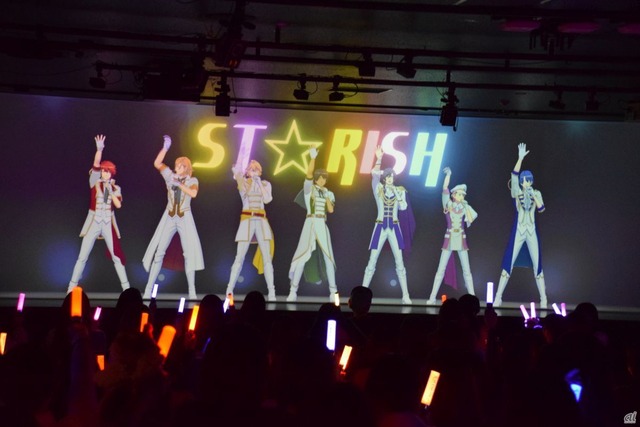 　VR ZONE SHINJUKUの館内アリーナで活用して、うたの☆プリンスさまっ♪マジLOVEシリーズに登場するアイドルグループ「ST☆RISH」のスペシャルライブステージが実施。